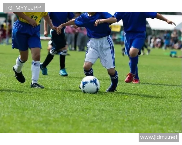 黄敏专访：从绿茵场到人生舞台的足球旅程回顾与展望